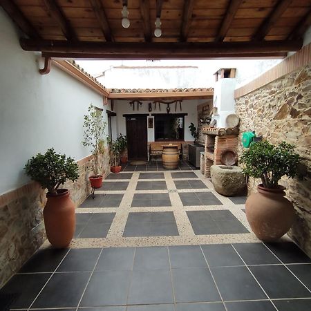 Casa Rural La Carriona Segura de León Kültér fotó