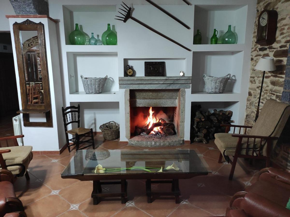 Casa Rural La Carriona Segura de León Kültér fotó