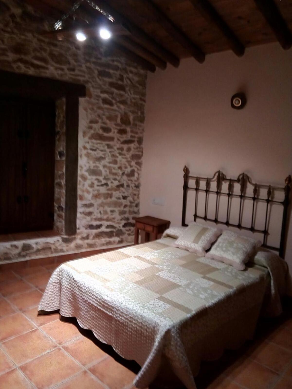 Casa Rural La Carriona Segura de León Kültér fotó
