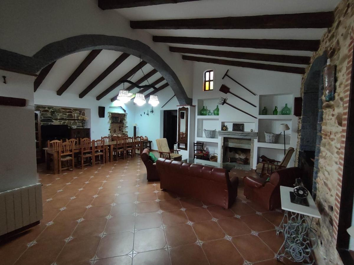 Casa Rural La Carriona Segura de León Kültér fotó