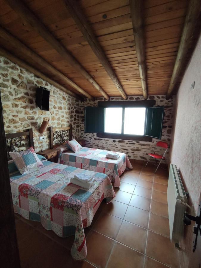 Casa Rural La Carriona Segura de León Kültér fotó