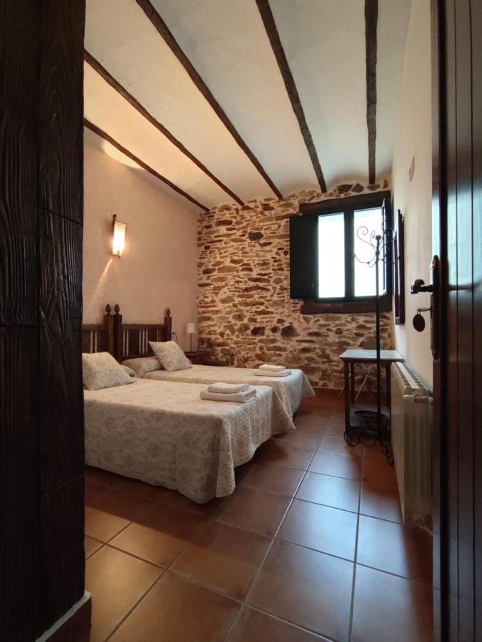 Casa Rural La Carriona Segura de León Kültér fotó
